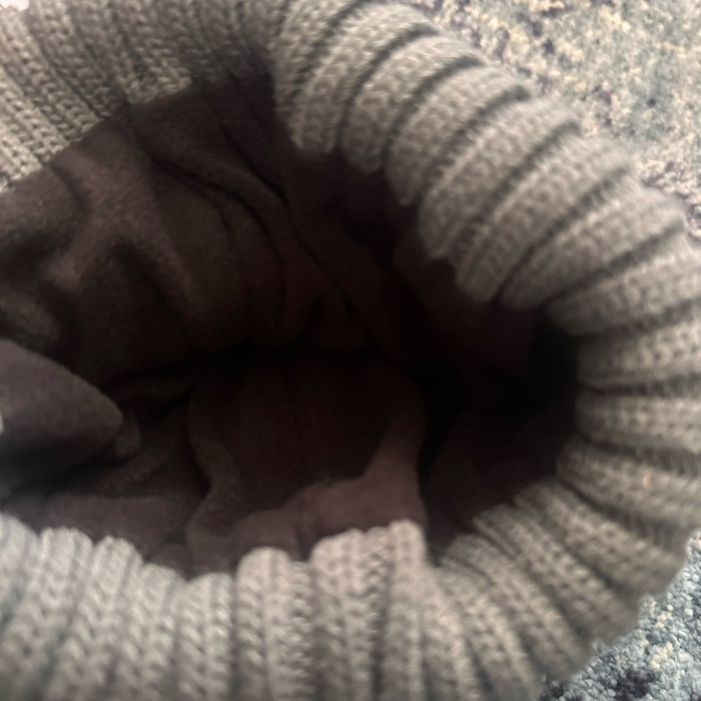 Helly Hansen Red and Gray Beanie - Picture 2 of 4